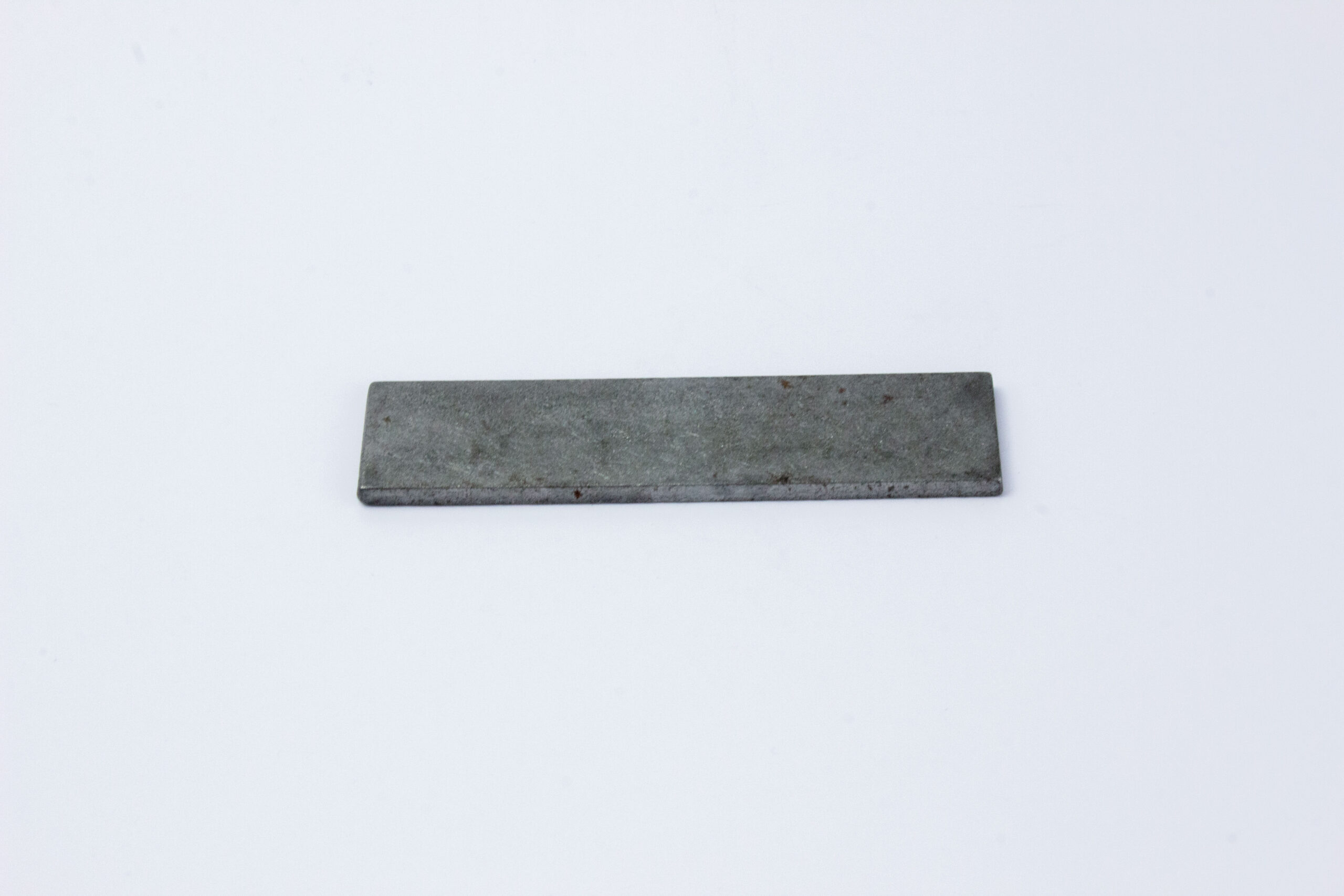 OB-011 TRAVESSA DO BAGAGEIRO S FURO 22X85 MM.
